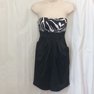 Beautiful Size 5 Snap strapless Cocktail Dress